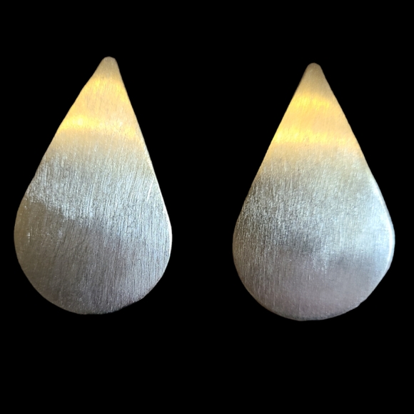 Source Unknown Jewelry - Vintage 90's earrings, gold toned tear drop, etched, pierced, estate sale